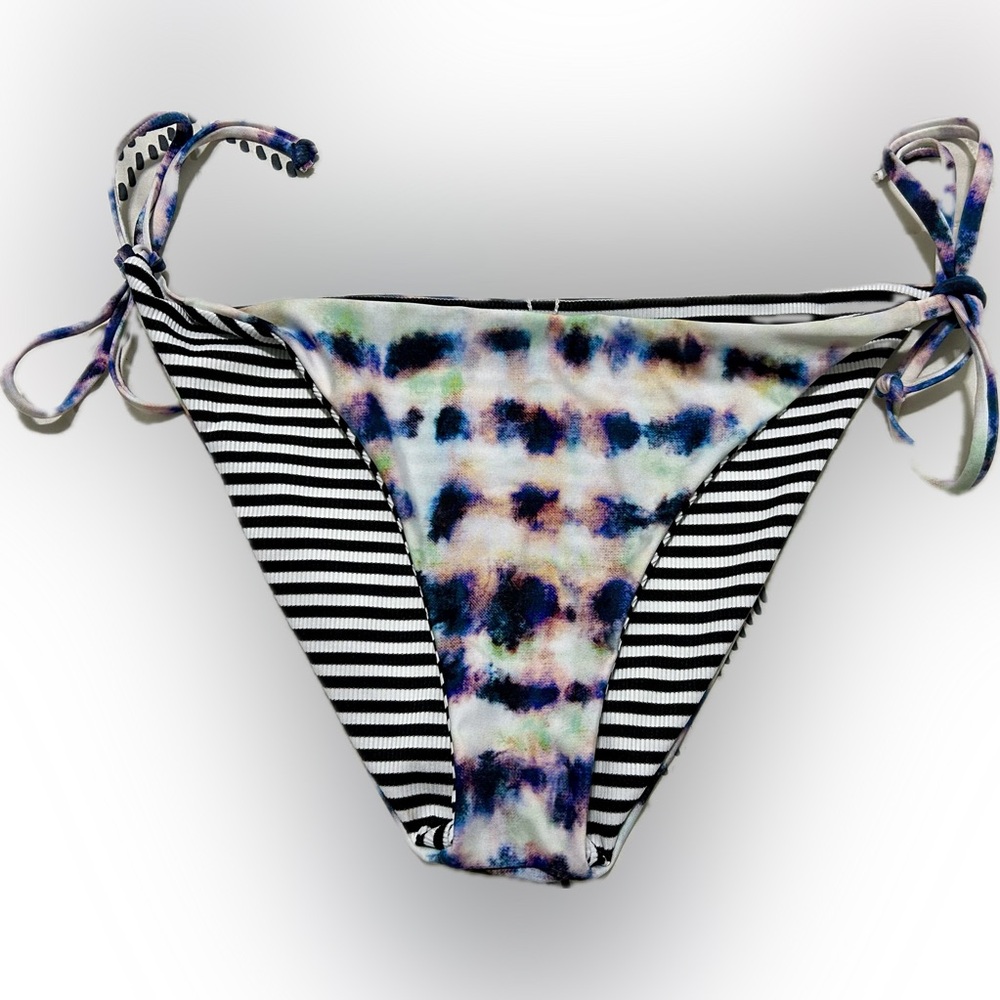 Splendid Swimsuit Bottoms NWOT
Size M